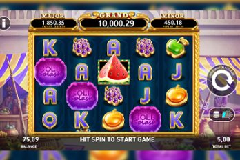 Gold Splash: Toots Froots Slot Game Screenshot Image