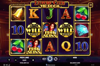 Luxury Club: VIP Room Slot Game Screenshot Image