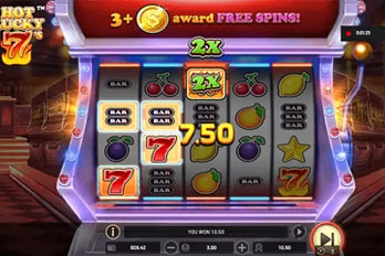 Hot Lucky 7's Slot Game Screenshot Image