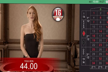 Real Roulette with Holly Table Game Screenshot Image