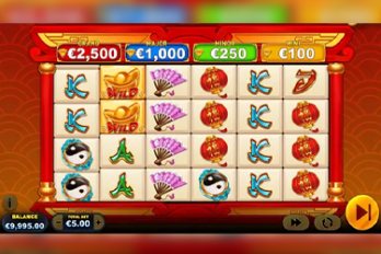 Lucky Gift: Ca$h Collect Slot Game Screenshot Image